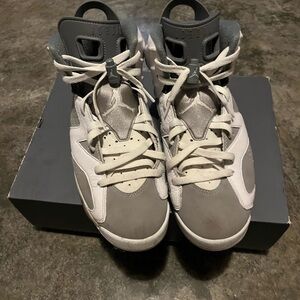 Gray and White High-Top Sneakers Jordan 6”cool grey”